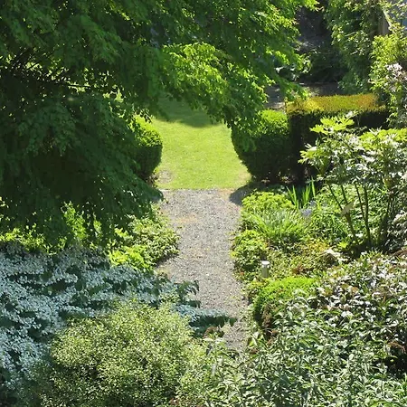 Russell House B&B *